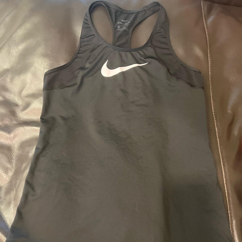Nike dry fit tank top size women’s small
